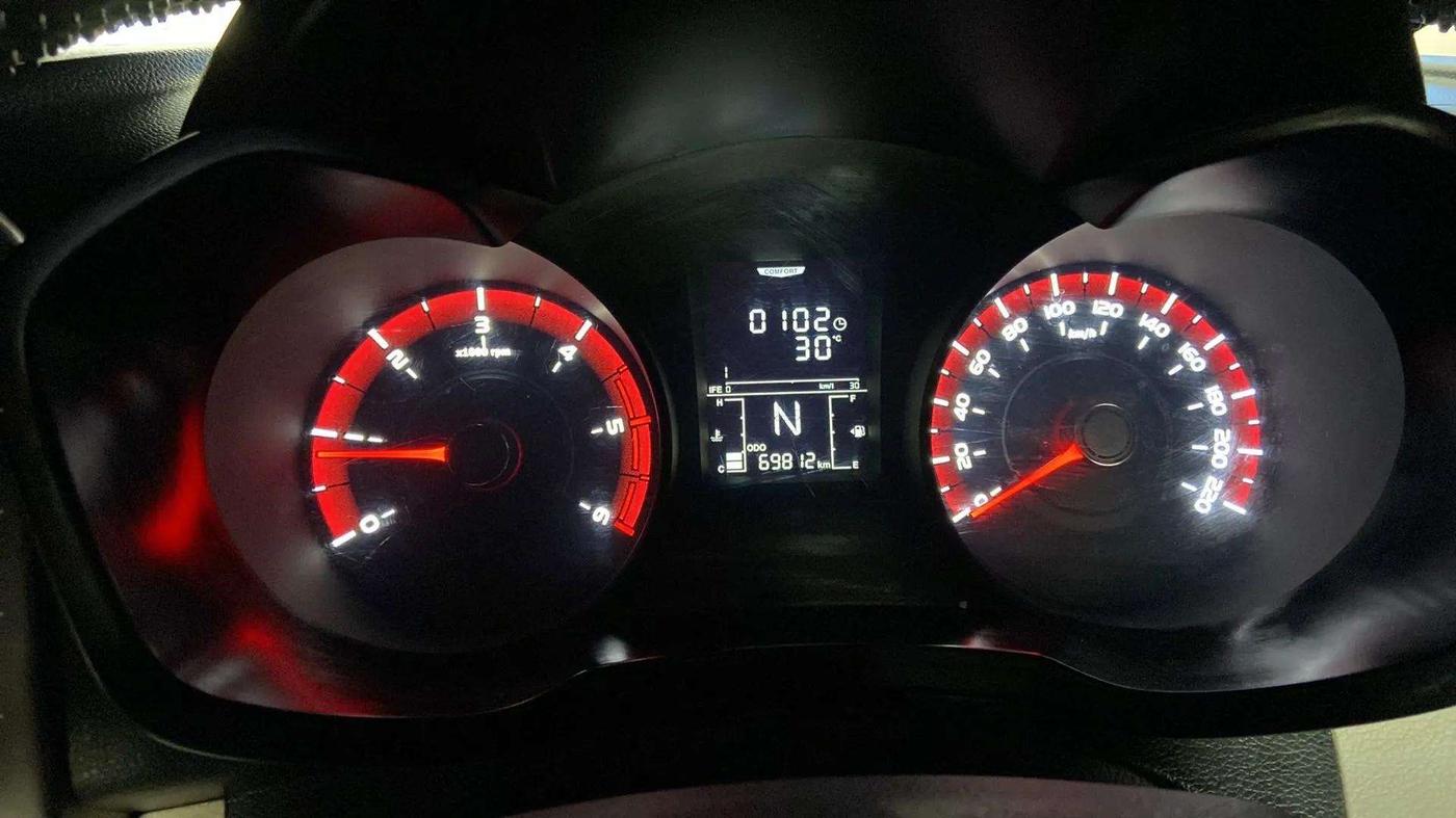 2021 Mahindra XUV300 W6 1.5 Diesel, Diesel, Manual, 69,877 km, Odometer Image