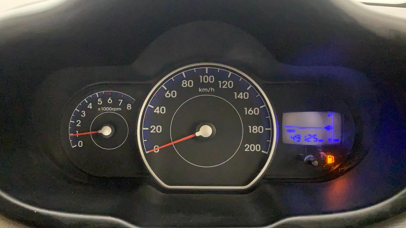 2016 Hyundai i10 MAGNA 1.1, Petrol, Manual, 49,083 km, Odometer Image