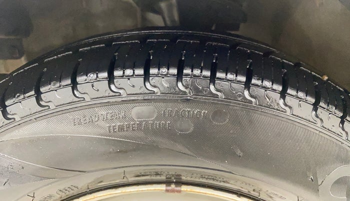 2016 Hyundai i10 MAGNA 1.1, Petrol, Manual, 49,083 km, Left Front Tyre Tread