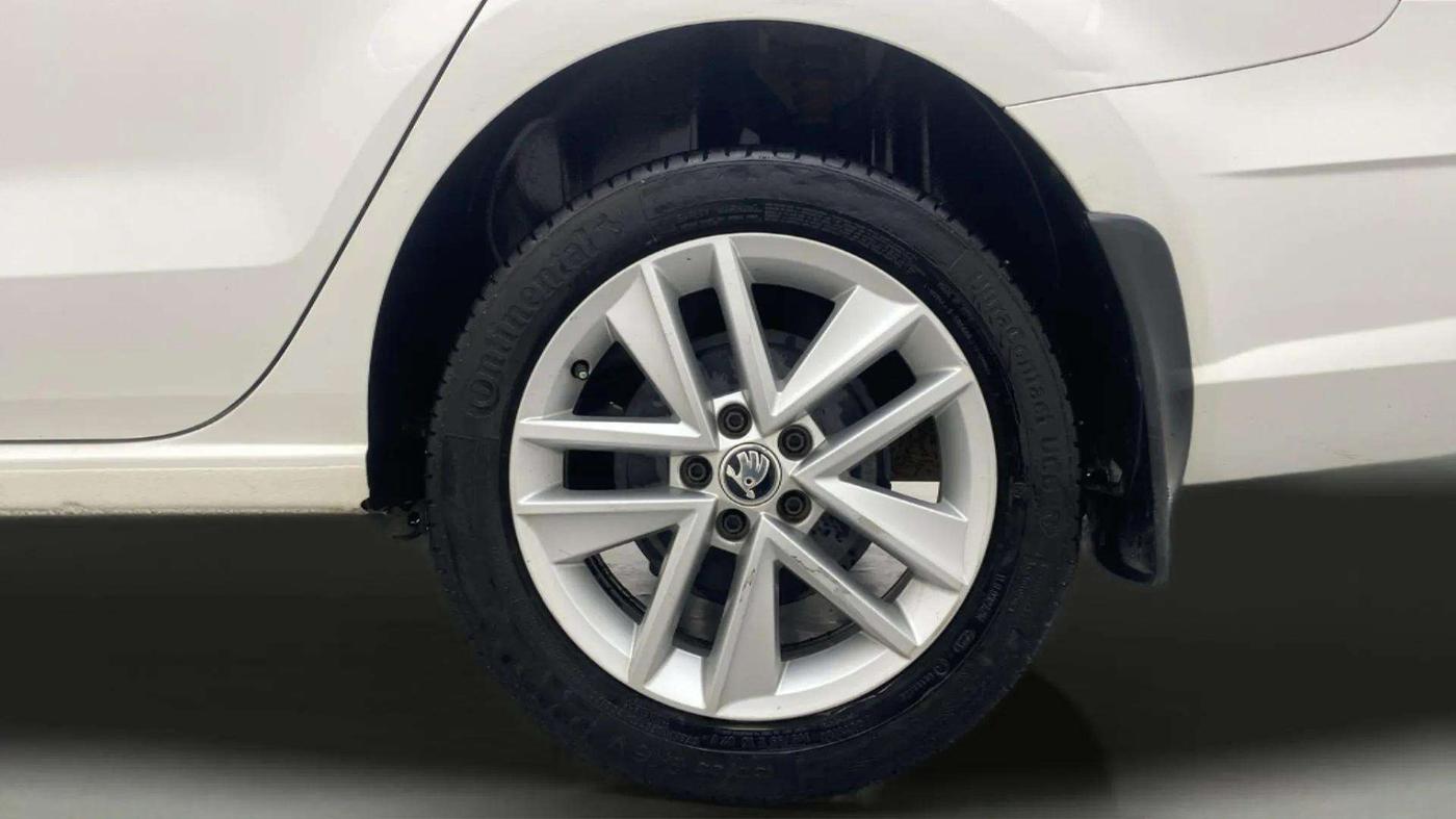 2018 Skoda Rapid STYLE 1.6 MPI, Petrol, Manual, 78,365 km, Left Rear Wheel