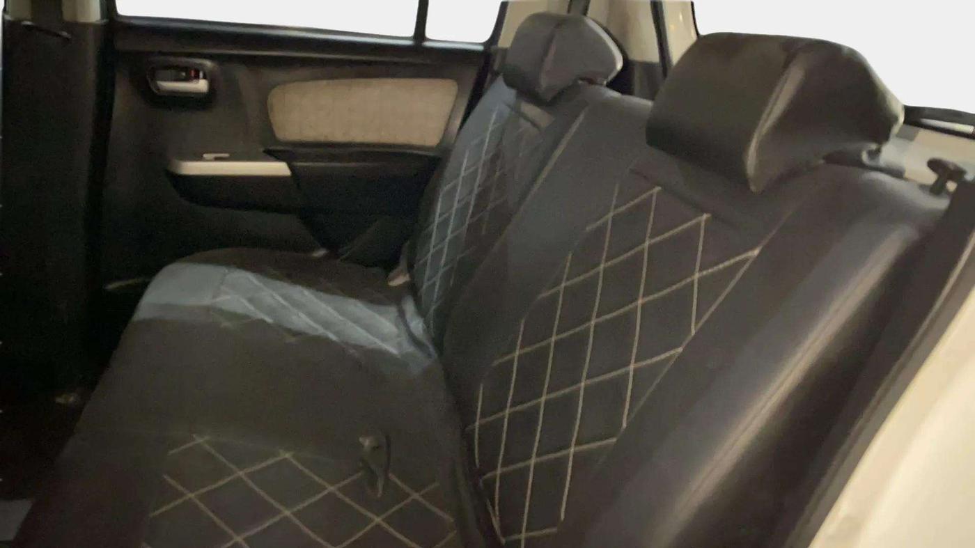 2015 Maruti Wagon R 1.0 VXI, Petrol, Manual, 39,534 km, Right Side Rear Door Cabin