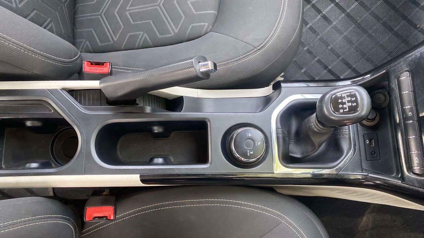 2021 Tata NEXON XZ PETROL, Petrol, Manual, 28,974 km, Gear Lever
