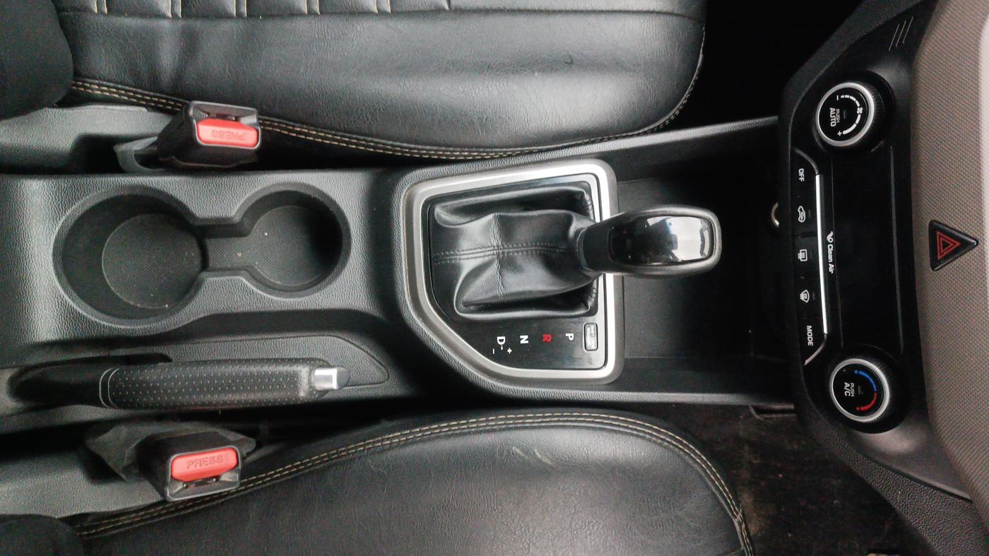 2017 Hyundai Creta SX PLUS AT 1.6 PETROL, Petrol, Automatic, 79,136 km, Gear Lever