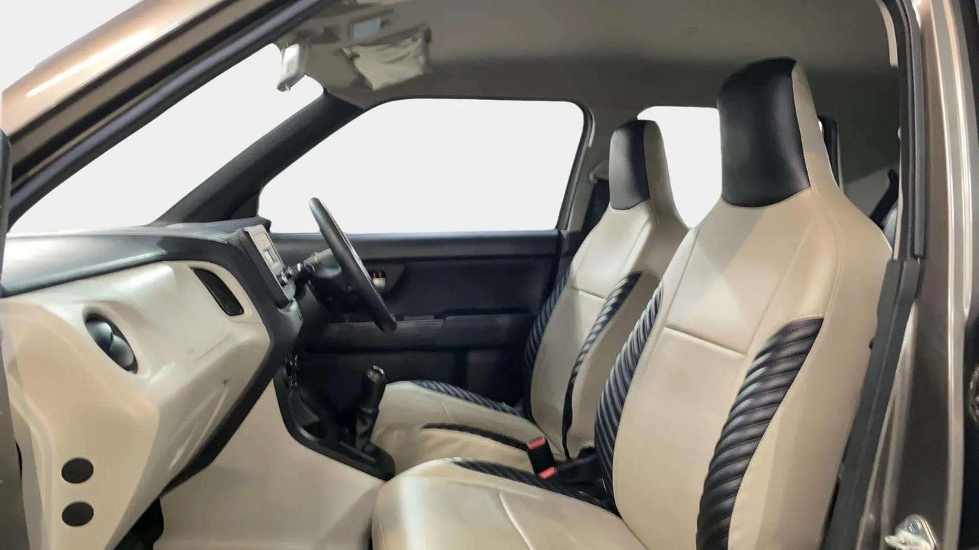 2023 Maruti New Wagon-R ZXI 1.2, Petrol, Manual, 15,428 km, Right Side Front Door Cabin