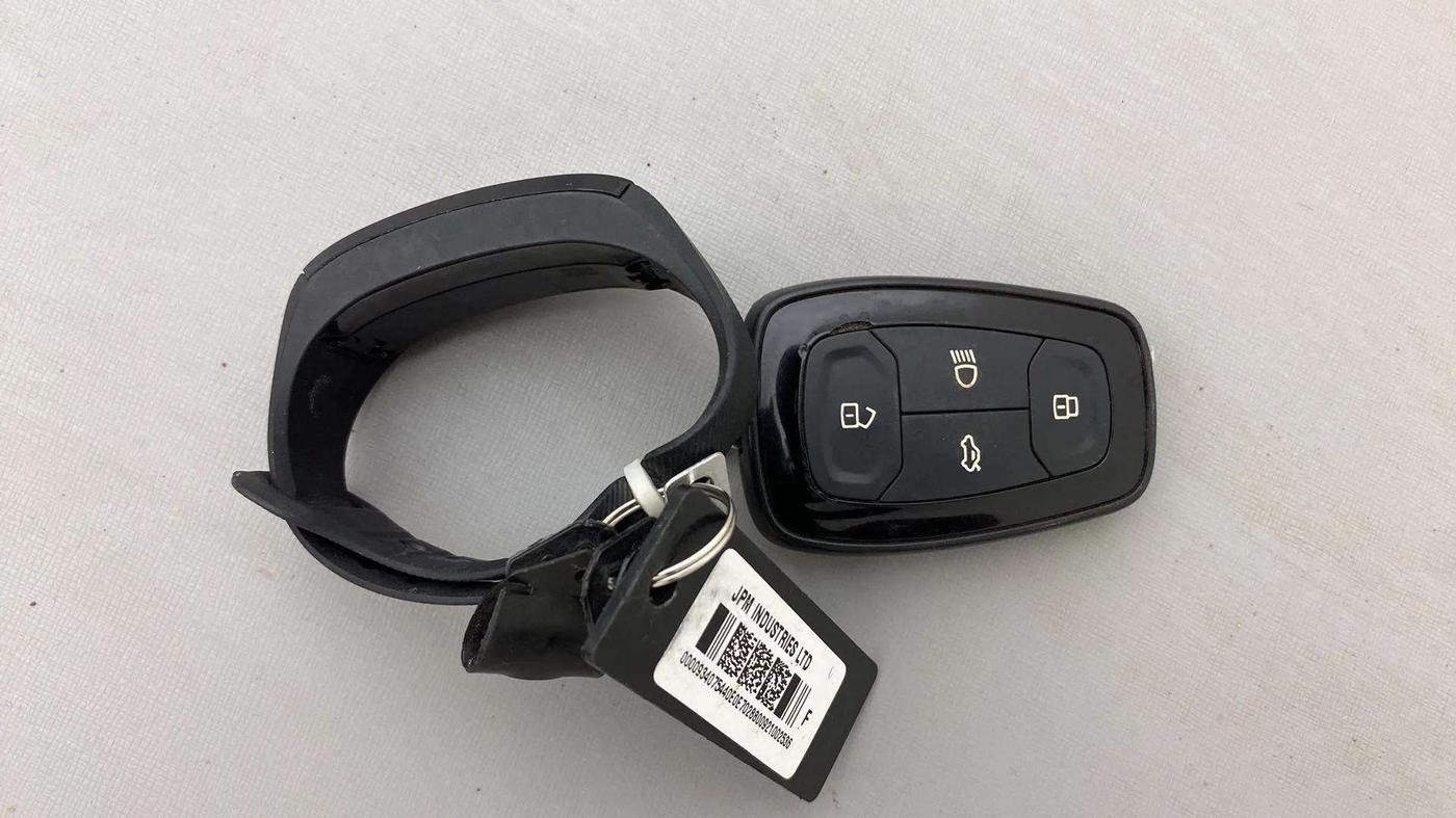 2021 Tata NEXON XZA PLUS PETROL, CNG, Automatic, 45,974 km, Key Close Up