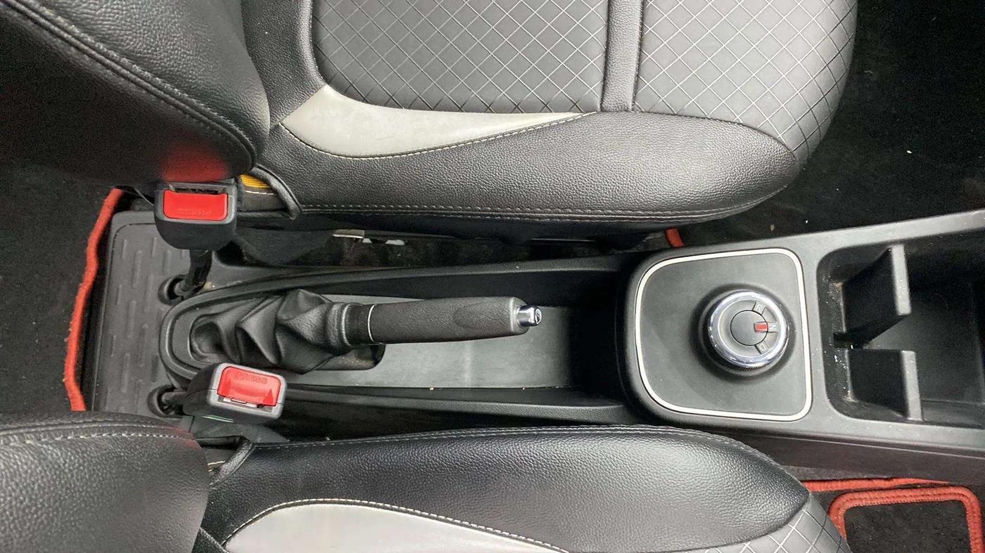 2022 Renault Kwid CLIMBER 1.0 AMT (O) DUAL TONE, Petrol, Automatic, 18,394 km, Gear Lever