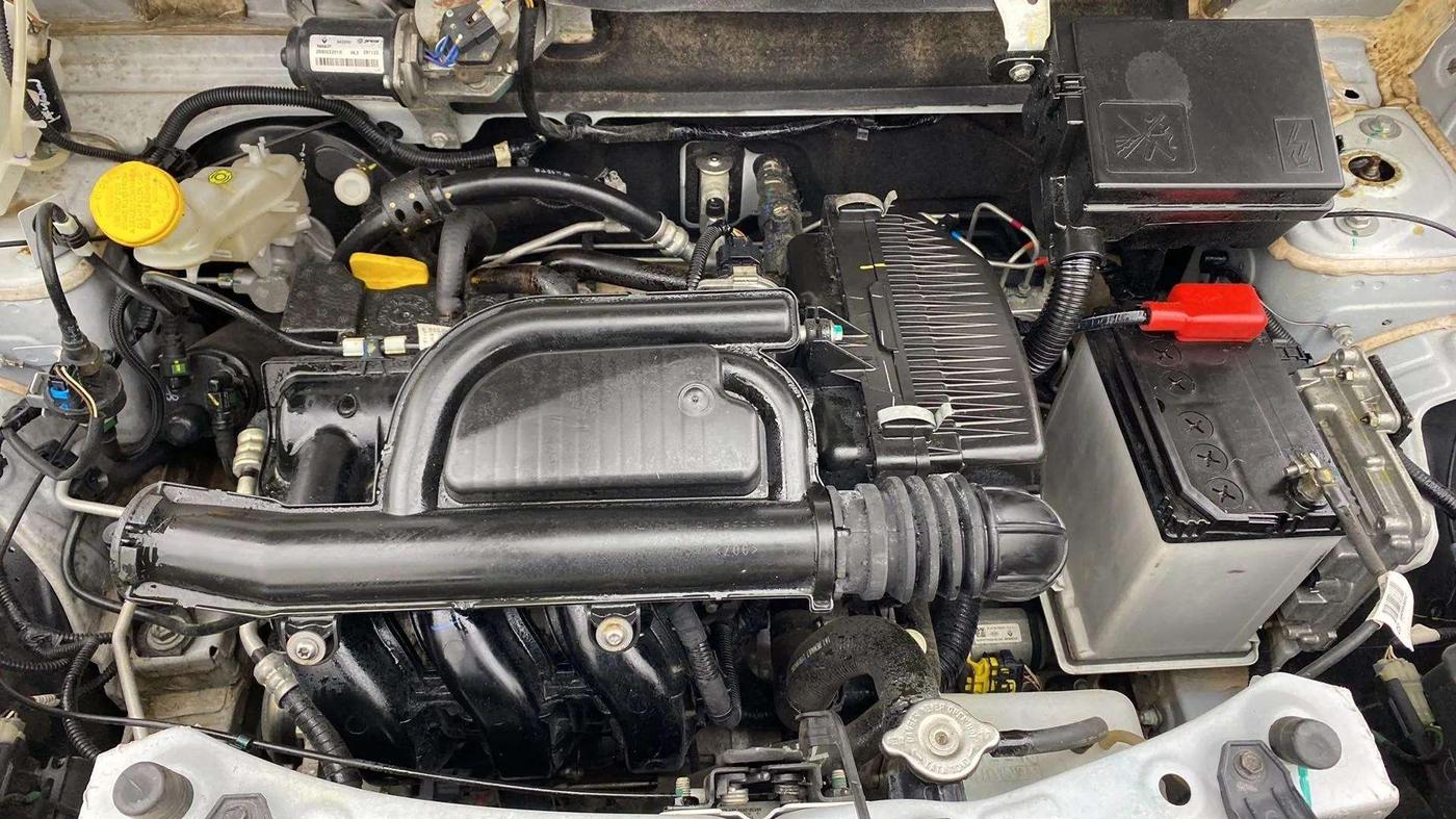 2022 Renault Kwid CLIMBER 1.0 AMT (O) DUAL TONE, Petrol, Automatic, 18,394 km, Engine View
