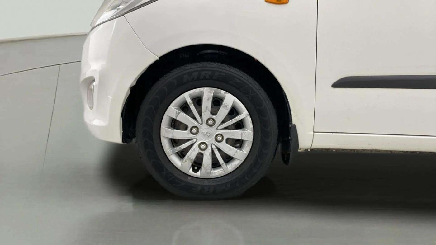 2015 Hyundai i10 SPORTZ 1.1, Petrol, Manual, 54,446 km, Left Front Wheel