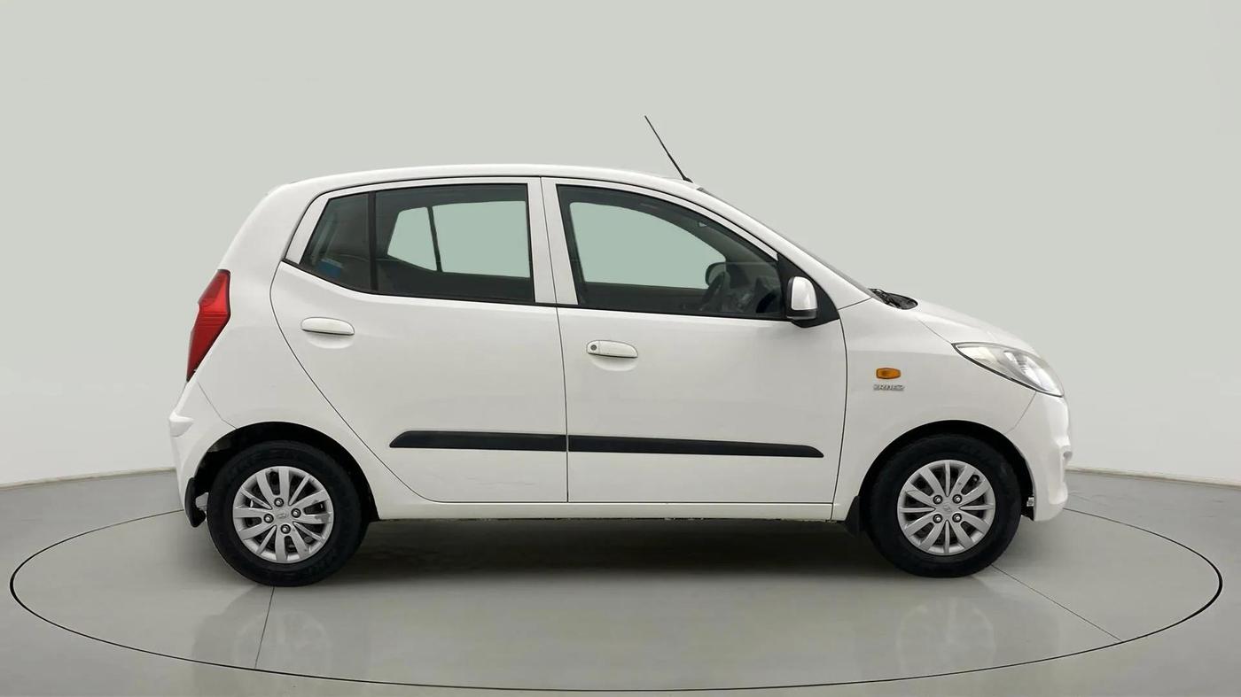 2015 Hyundai i10 SPORTZ 1.1, Petrol, Manual, 54,446 km, Right Side View