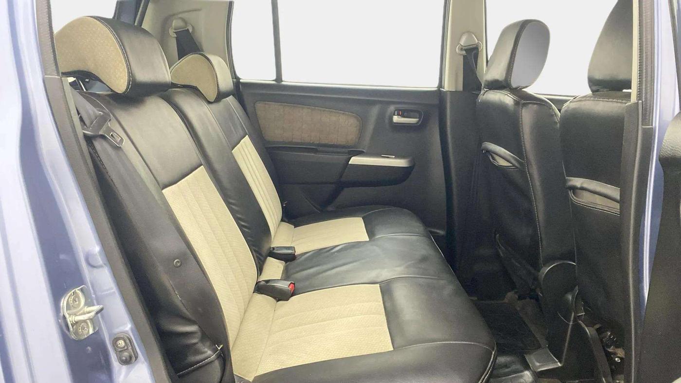 2013 Maruti Wagon R 1.0 VXI, Petrol, Manual, 69,704 km, Right Side Rear Door Cabin