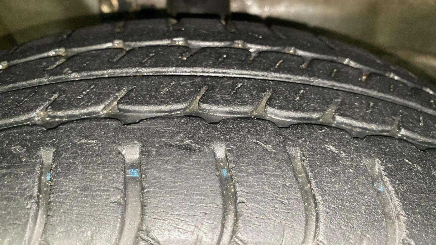 2013 Maruti Wagon R 1.0 VXI, Petrol, Manual, 69,704 km, Right Front Tyre Tread