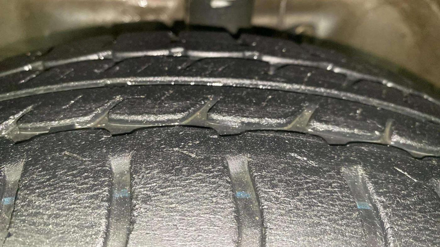 2013 Maruti Wagon R 1.0 VXI, Petrol, Manual, 69,704 km, Left Front Tyre Tread