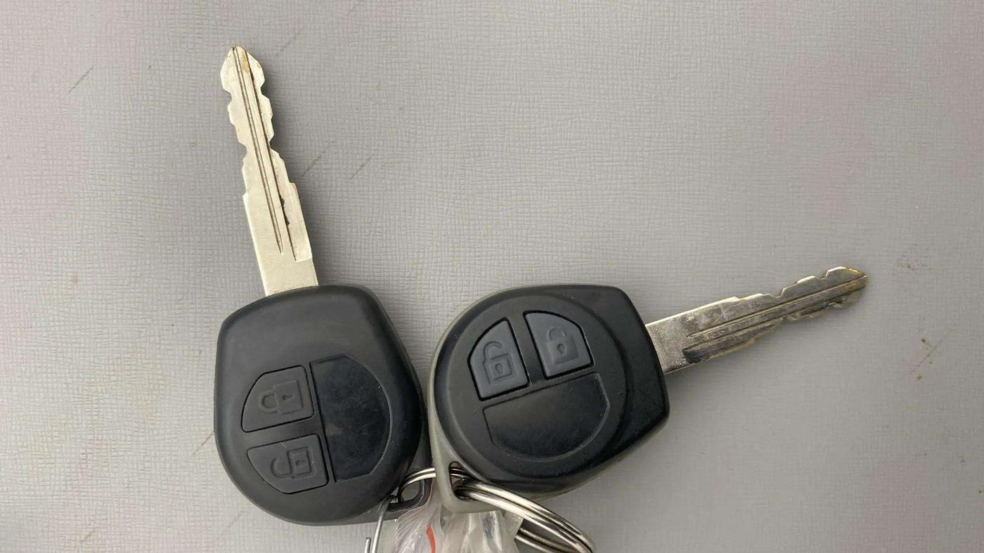 2013 Maruti Wagon R 1.0 VXI, Petrol, Manual, 69,704 km, Key Close Up