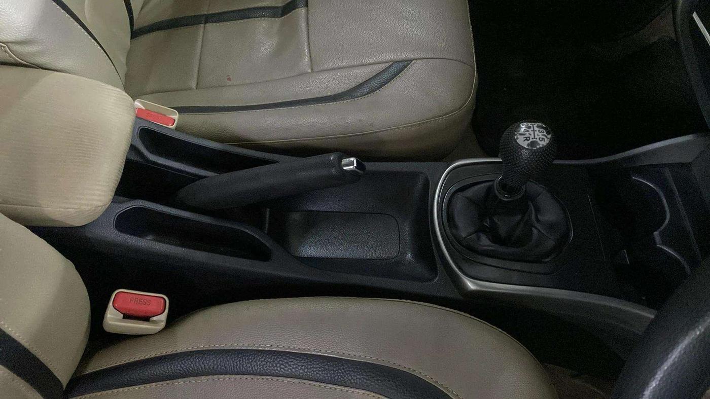 2015 Honda City 1.5L I-VTEC V MT, Petrol, Manual, 51,137 km, Gear Lever