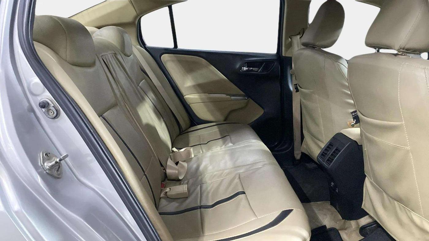 2015 Honda City 1.5L I-VTEC V MT, Petrol, Manual, 51,137 km, Right Side Rear Door Cabin