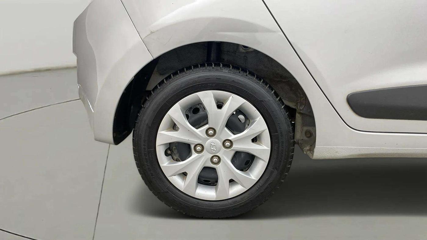 2014 Hyundai Grand i10 SPORTZ 1.2 KAPPA VTVT, Petrol, Manual, 59,003 km, Right Rear Wheel