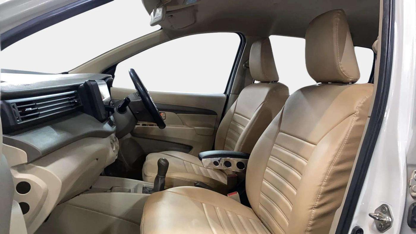 2021 Maruti Ertiga LXI SHVS, Petrol, Manual, 42,243 km, Right Side Front Door Cabin