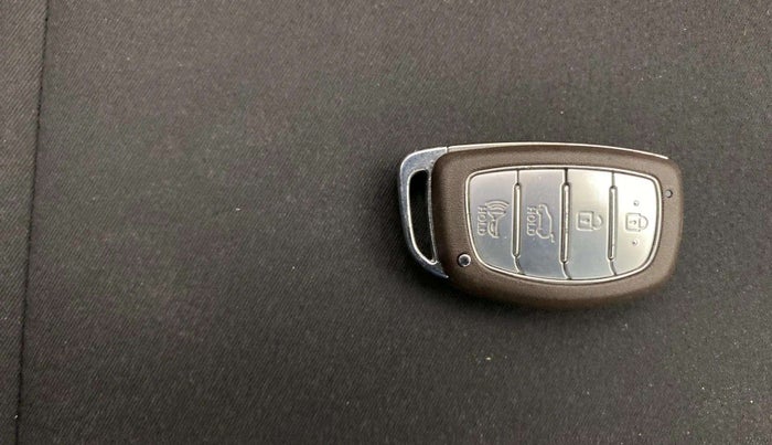 2021 Hyundai NEW I20 ASTA 1.2 MT, Petrol, Manual, 24,200 km, Key Close Up