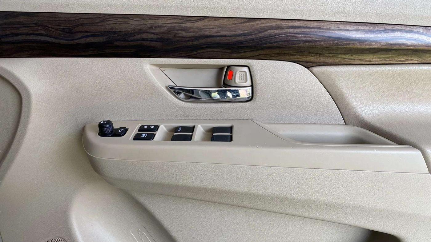 2019 Maruti Ertiga ZXI+ SHVS, Petrol, Manual, 51,391 km, Driver Side Door Panels Control