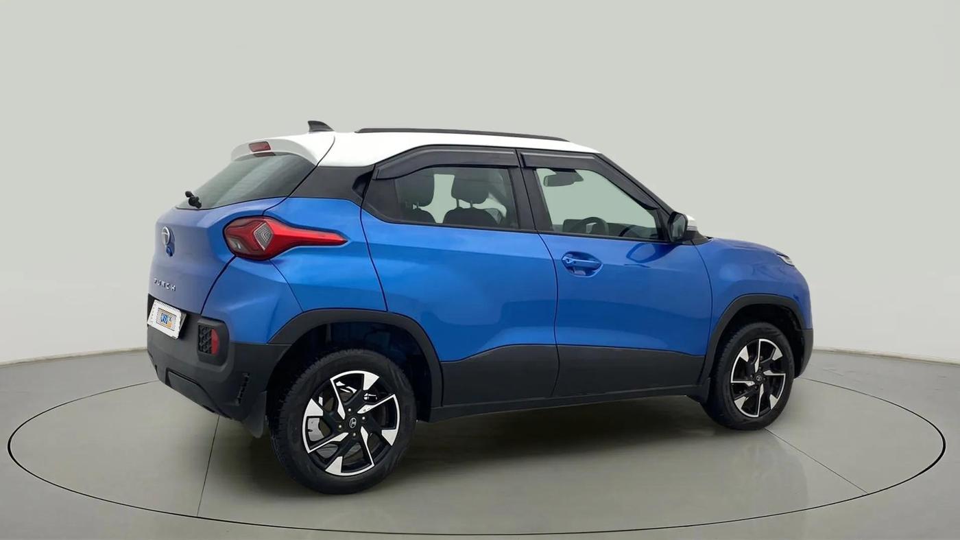 2024 Tata PUNCH Creative Dual Tone AMT Sunroof , Petrol, Automatic, 7,013 km, Right Back Diagonal