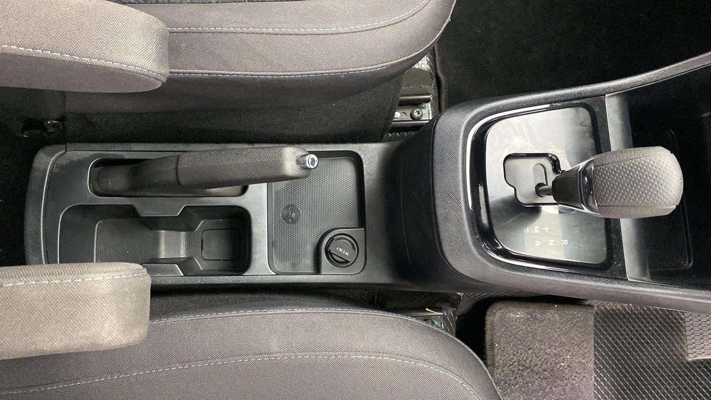 2024 Tata PUNCH Creative Dual Tone AMT Sunroof , Petrol, Automatic, 7,013 km, Gear Lever