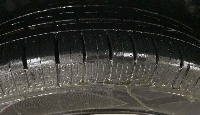 2015 Honda Jazz 1.5L I-DTEC SV, Diesel, Manual, 76,706 km, Left Front Tyre Tread