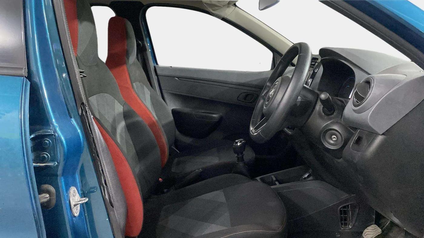 2021 Renault Kwid RXT 1.0 (O), Petrol, Manual, 22,374 km, Right Side Front Door Cabin