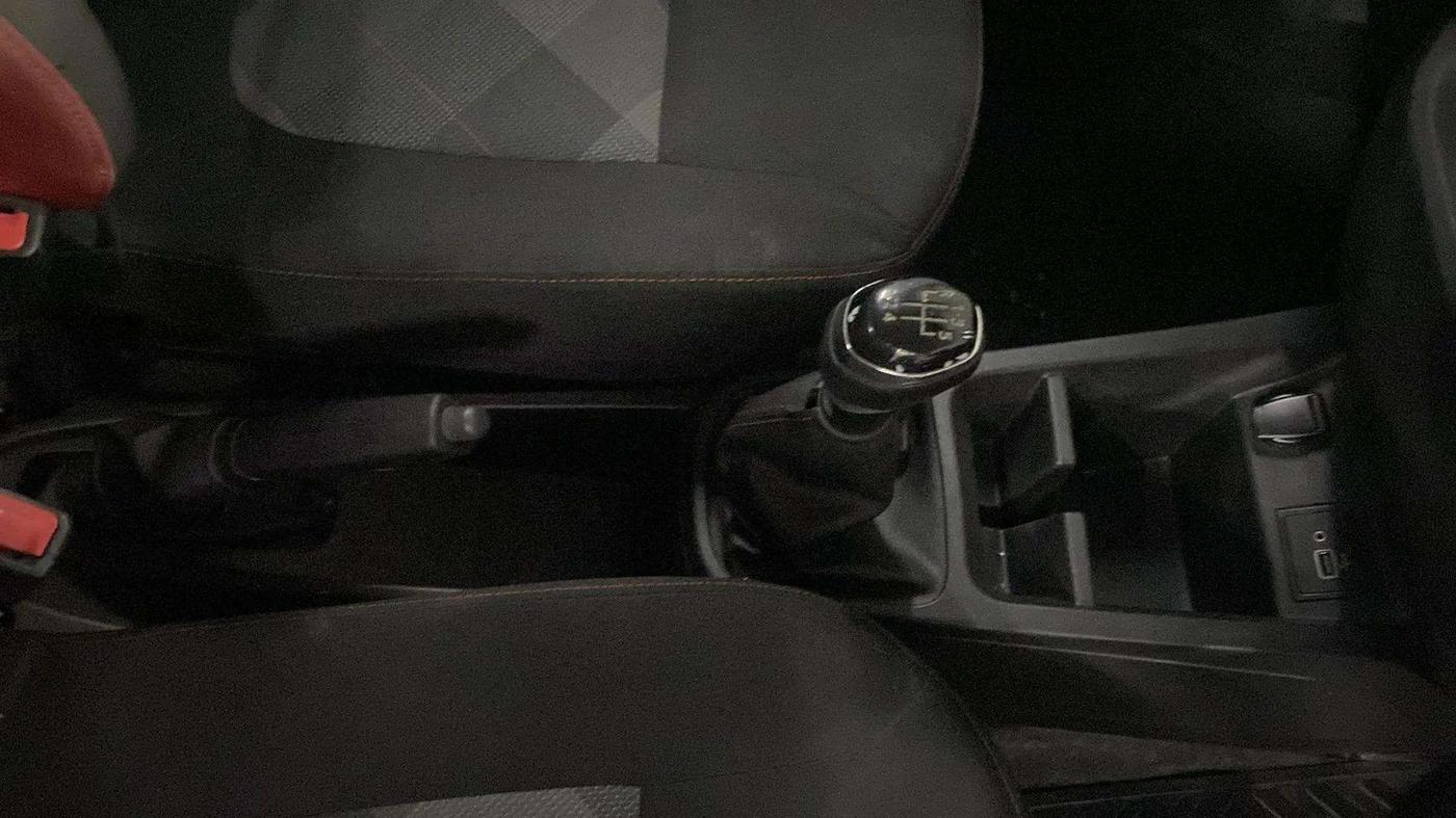 2021 Renault Kwid RXT 1.0 (O), Petrol, Manual, 22,374 km, Gear Lever