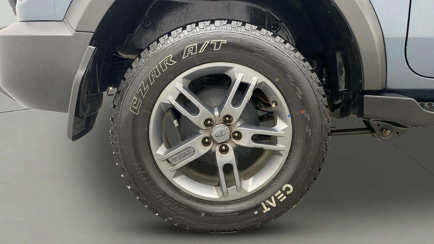 2021 Mahindra Thar LX HT PETROL 4WD MT, Petrol, Manual, 32,047 km, Right Rear Wheel