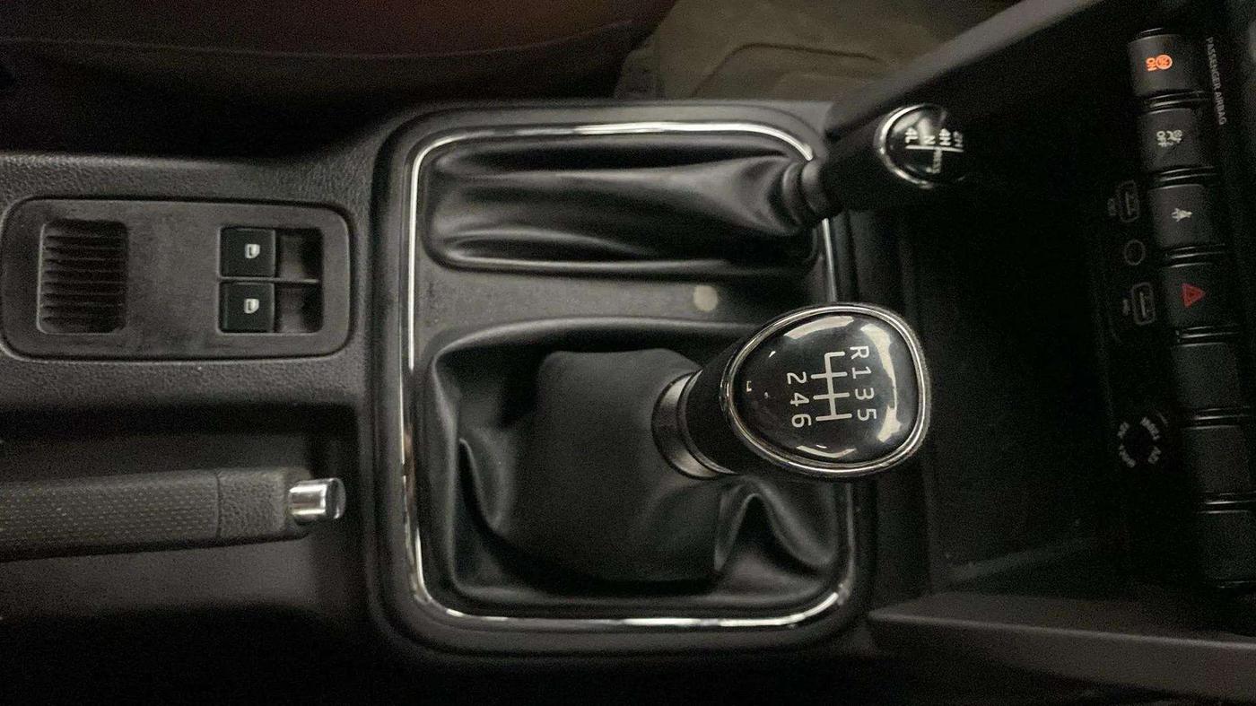 2021 Mahindra Thar LX HT PETROL 4WD MT, Petrol, Manual, 32,047 km, Gear Lever