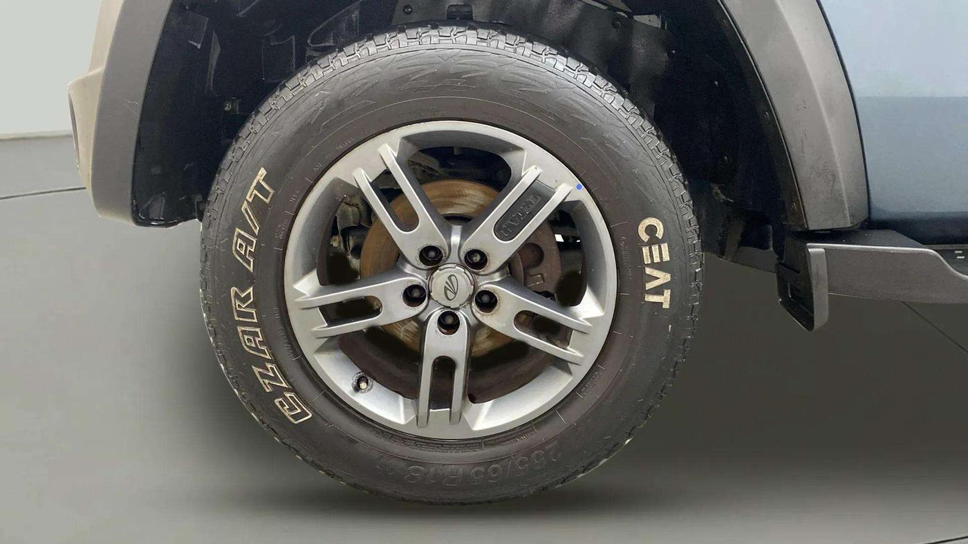 2021 Mahindra Thar LX HT PETROL 4WD MT, Petrol, Manual, 32,047 km, Left Front Wheel