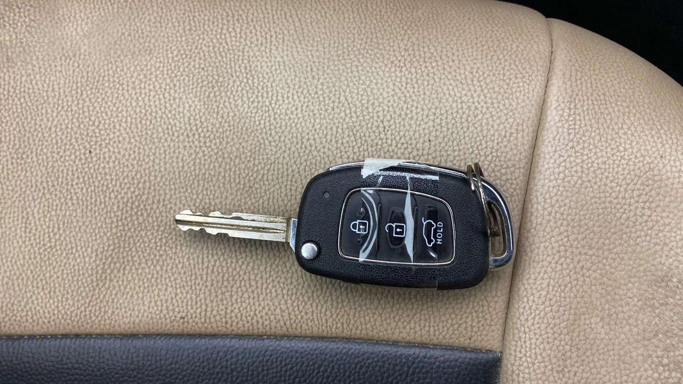2017 Hyundai Elite i20 SPORTZ 1.2, Petrol, Manual, 32,906 km, Key Close Up