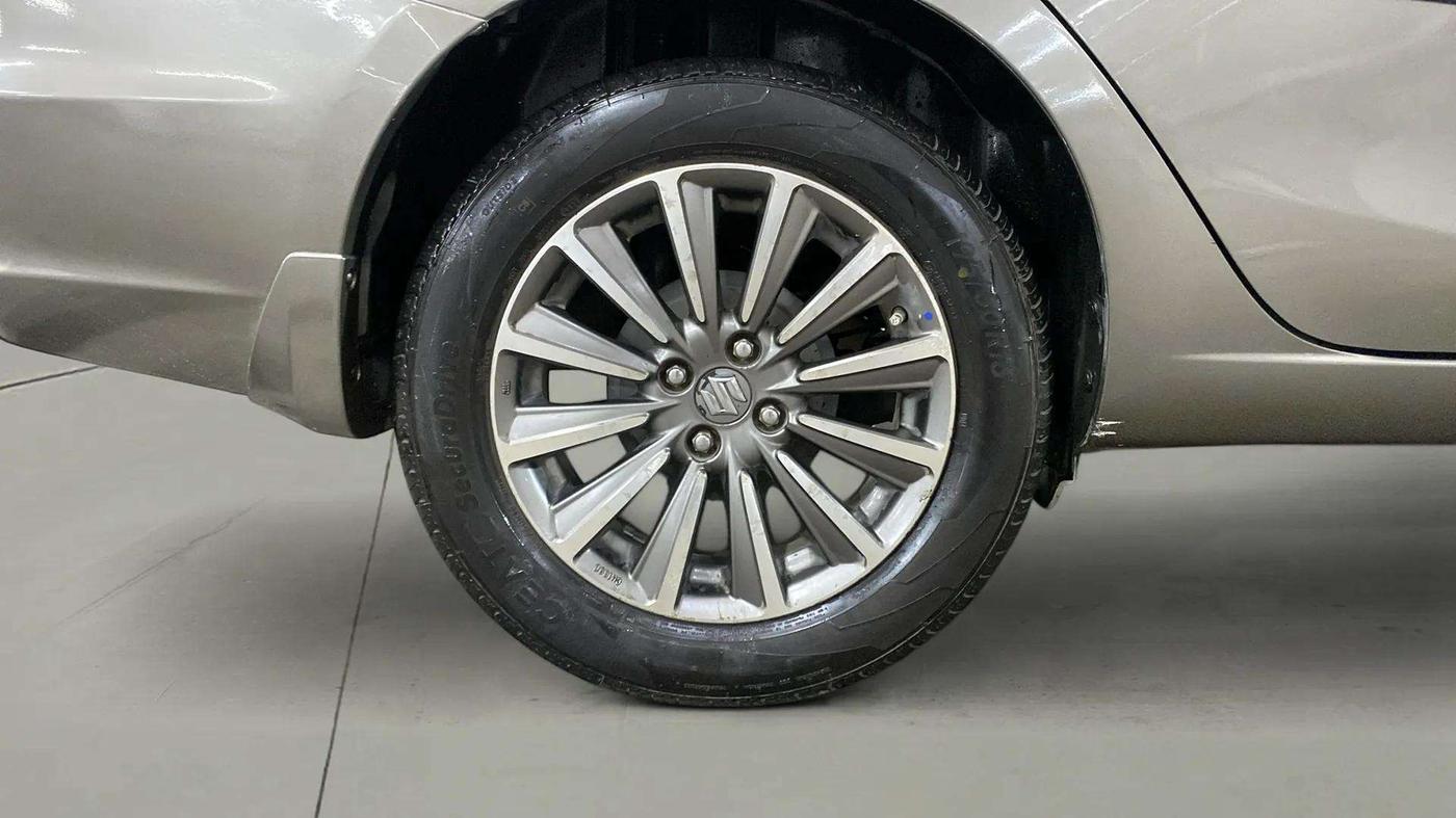 2021 Maruti Ciaz ALPHA  AT 1.5 SHVS PETROL, Petrol, Automatic, 53,972 km, Right Rear Wheel