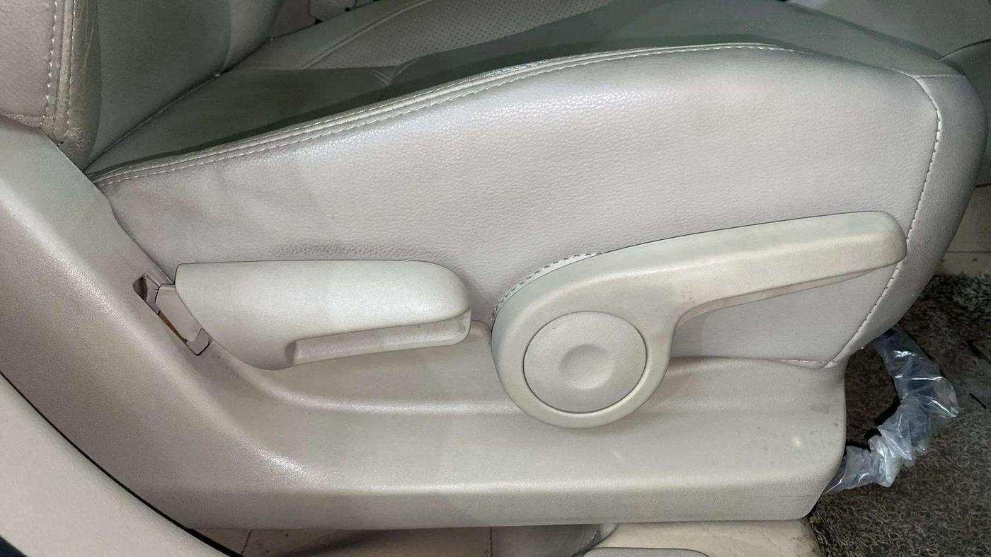 2021 Maruti Ciaz ALPHA  AT 1.5 SHVS PETROL, Petrol, Automatic, 53,972 km, Driver Side Adjustment Panel