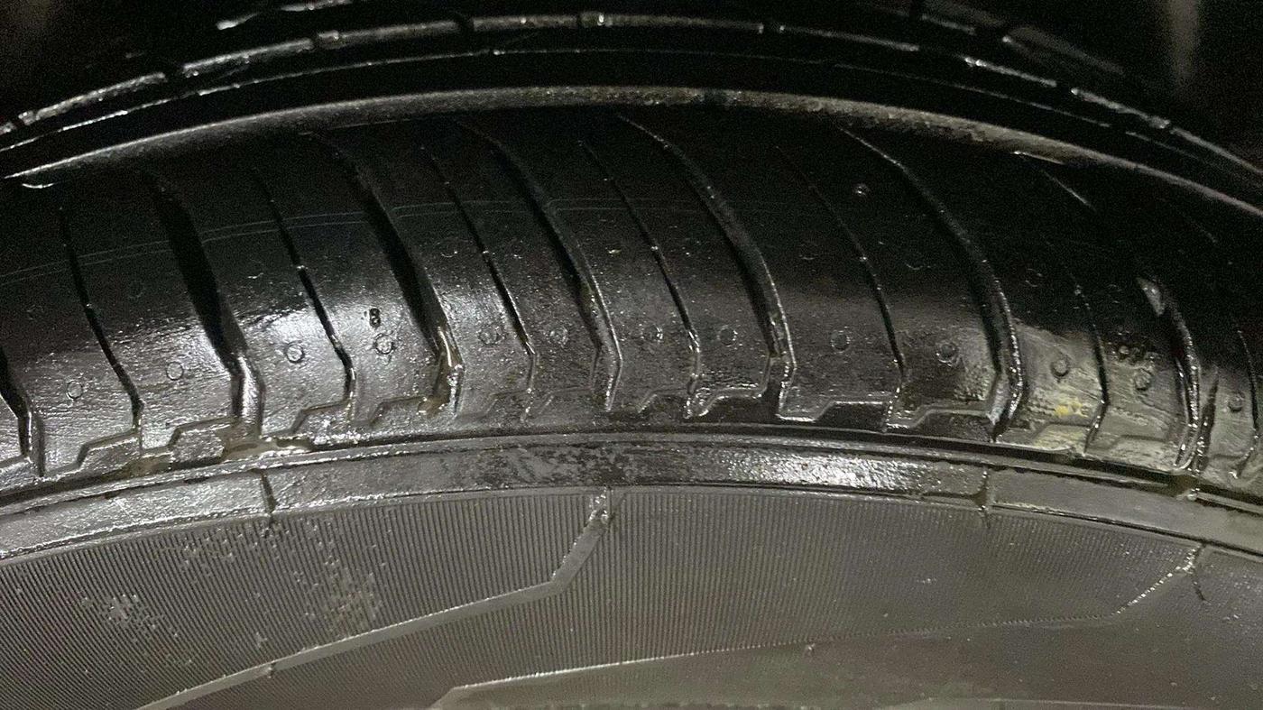 2021 Maruti Ciaz ALPHA  AT 1.5 SHVS PETROL, Petrol, Automatic, 53,972 km, Right Rear Tyre Tread