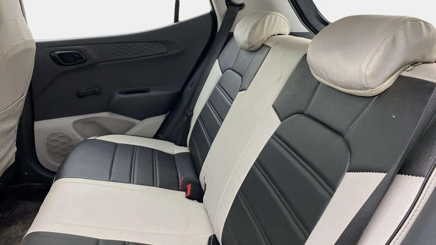 2024 Hyundai GRAND I10 NIOS ERA 1.2 KAPPA VTVT, Petrol, Manual, 10,768 km, Right Side Rear Door Cabin