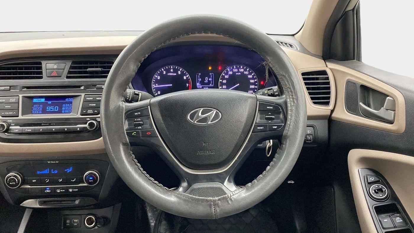 2015 Hyundai Elite i20 SPORTZ 1.2, Petrol, Manual, 77,234 km, Steering Wheel Close Up
