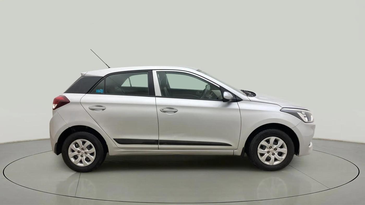 2015 Hyundai Elite i20 SPORTZ 1.2, Petrol, Manual, 77,234 km, Right Side View