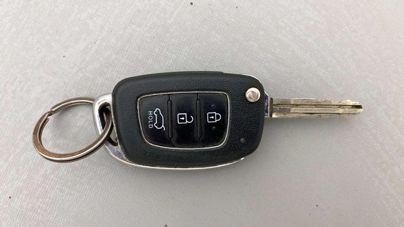 2015 Hyundai Elite i20 SPORTZ 1.2, Petrol, Manual, 77,234 km, Key Close Up