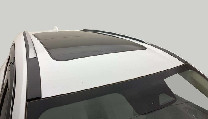 2022 Mahindra XUV700 AX 7 LUXURY D AT 7 STR, Diesel, Automatic, 56,278 km, Roof