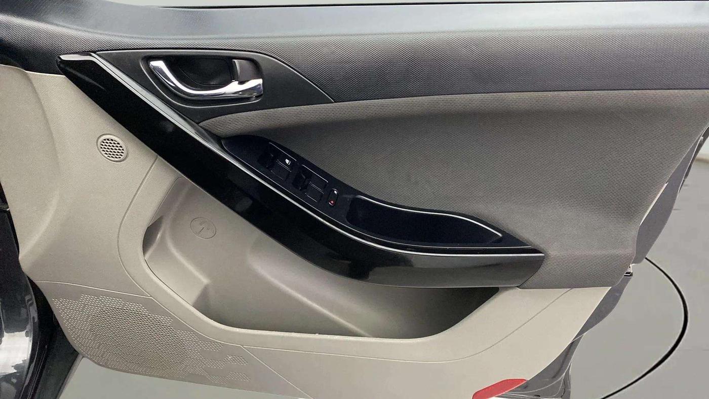 2019 Tata NEXON XZ PLUS PETROL, Petrol, Manual, 42,628 km, Driver Side Door Panels Control