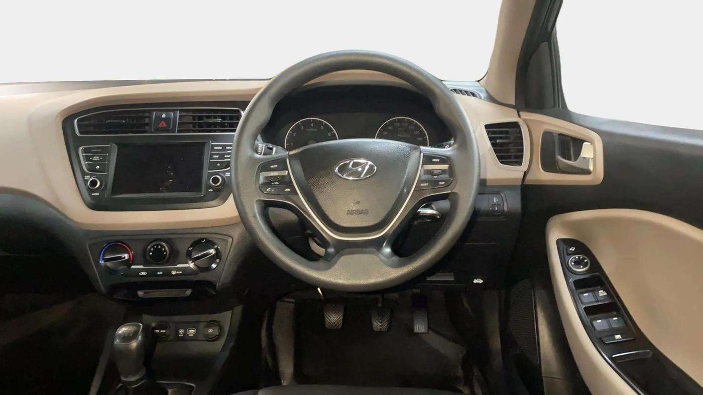 2020 Hyundai Elite i20 SPORTZ PLUS 1.2 DUAL TONE, Petrol, Manual, 71,359 km, Steering Wheel Close Up