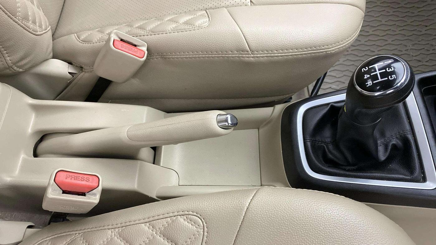 2019 Maruti Dzire VXI, Petrol, Manual, 54,653 km, Gear Lever