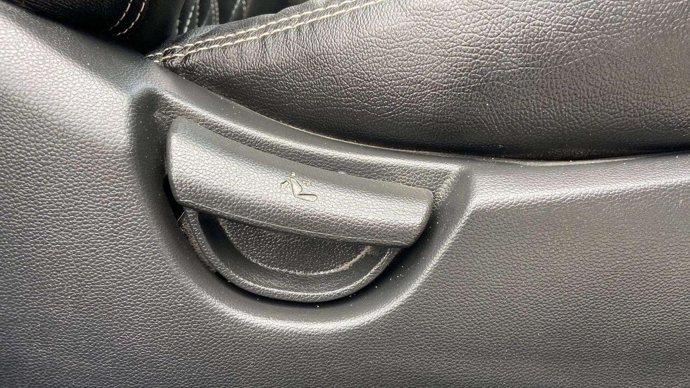 2018 Hyundai Xcent E+, Petrol, Manual, 31,485 km, Driver Side Adjustment Panel
