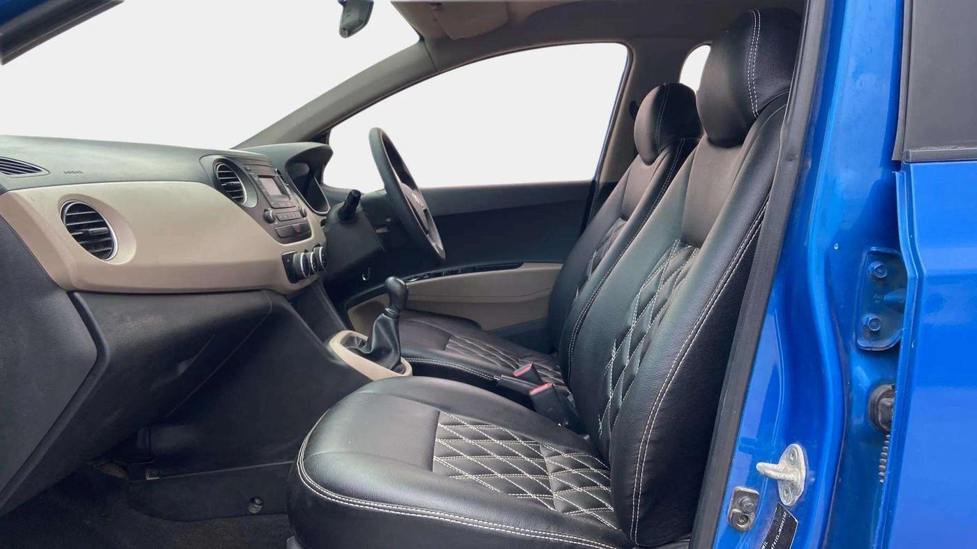 2018 Hyundai Xcent E+, Petrol, Manual, 31,485 km, Right Side Front Door Cabin