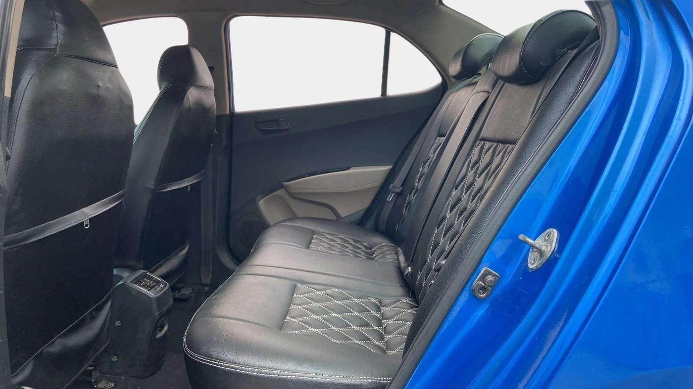2018 Hyundai Xcent E+, Petrol, Manual, 31,485 km, Right Side Rear Door Cabin
