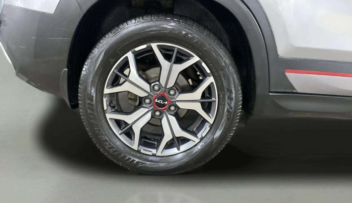 2021 KIA SELTOS GTX PLUS AT 1.5 DIESEL, Diesel, Automatic, 74,489 km, Right Rear Wheel