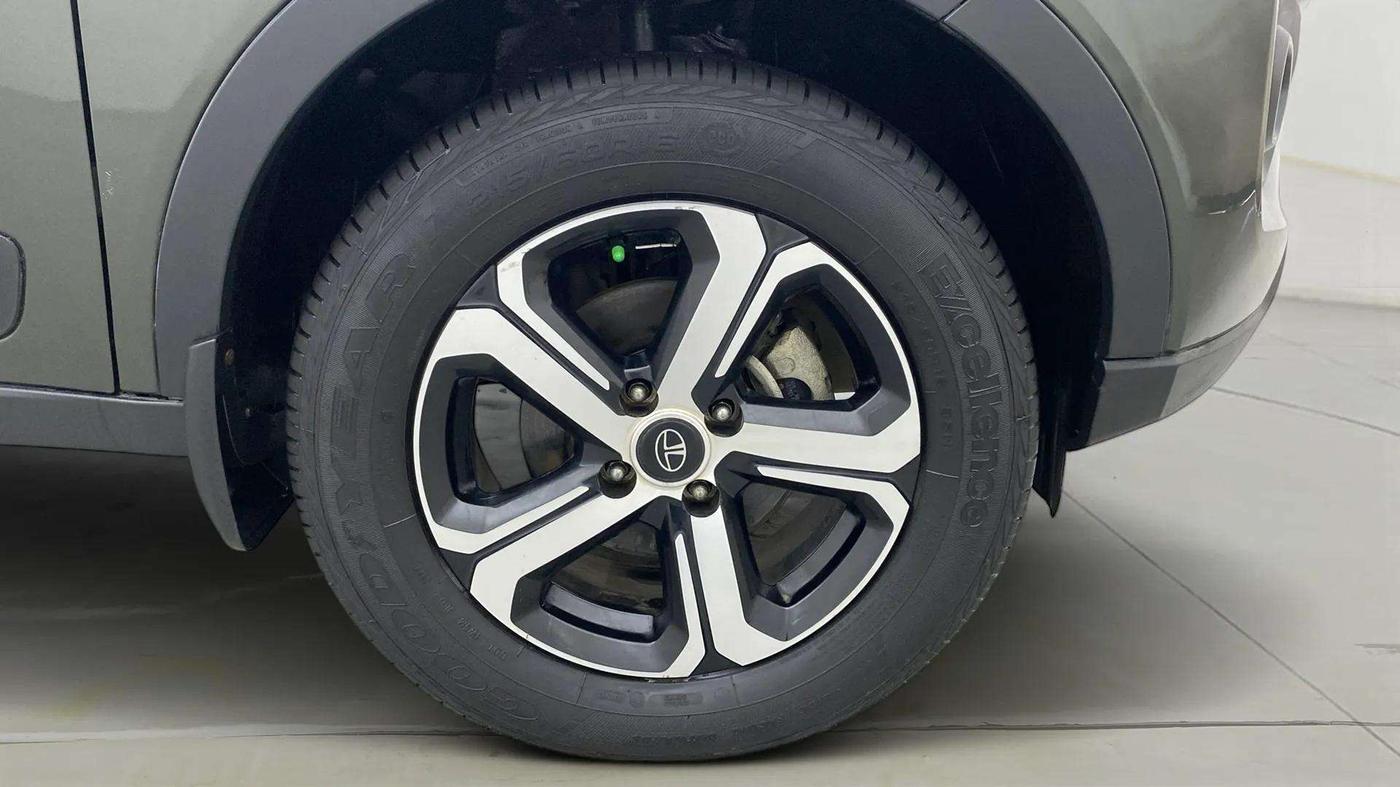 2022 Tata NEXON XZ PLUS PETROL, Petrol, Manual, 17,378 km, Right Front Wheel
