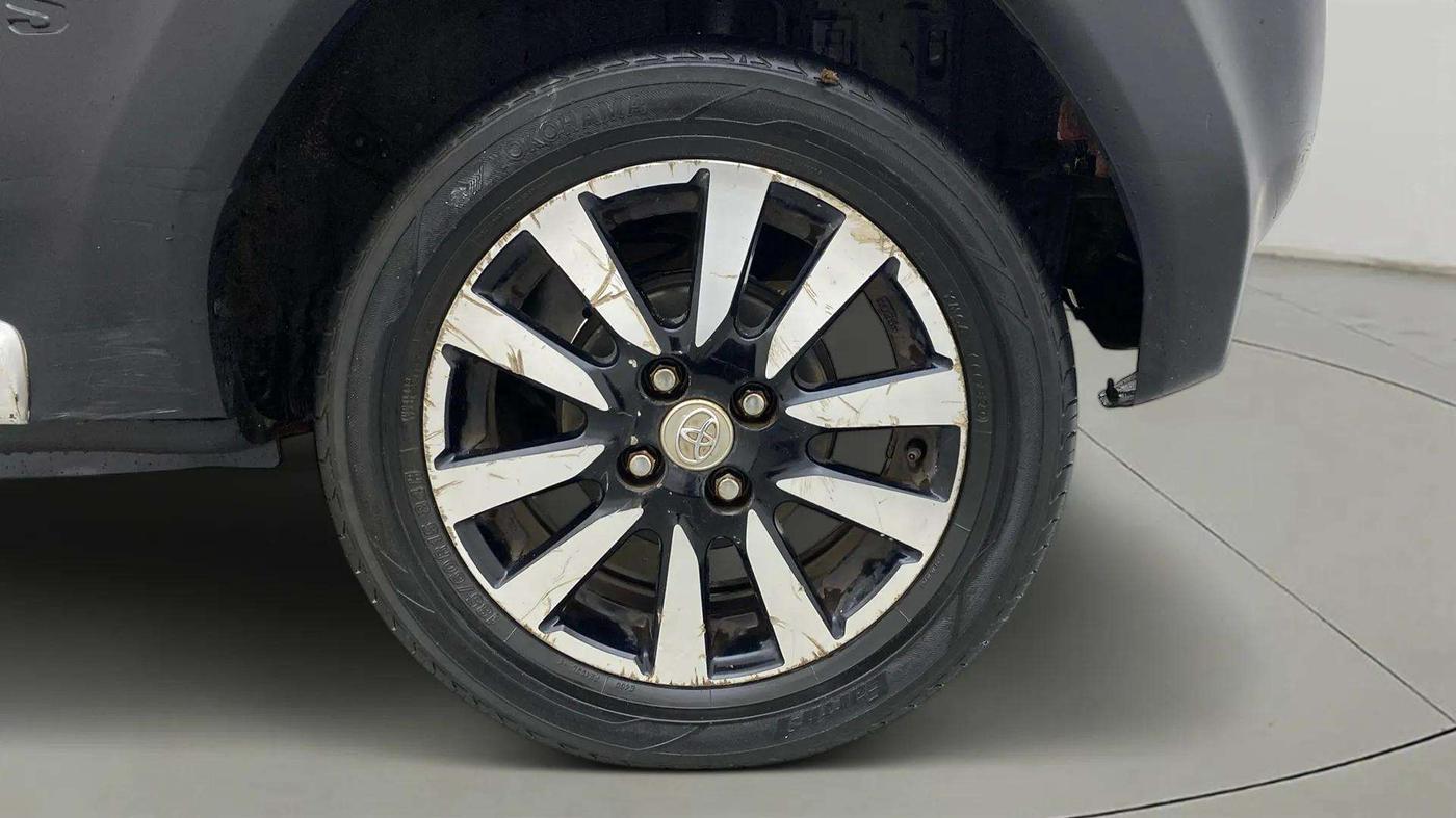 2014 Toyota Etios CROSS 1.4 GD, Diesel, Manual, 1,22,404 km, Left Rear Wheel
