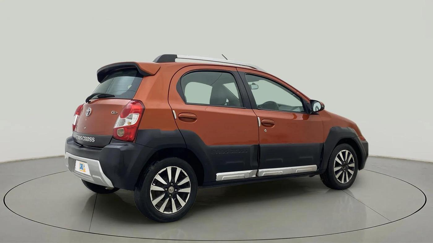2014 Toyota Etios CROSS 1.4 GD, Diesel, Manual, 1,22,404 km, Right Back Diagonal